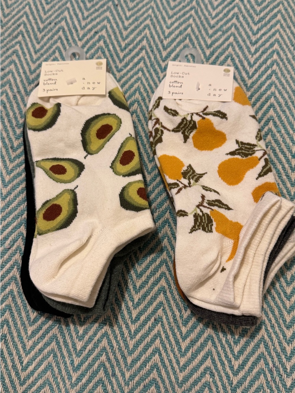 Fall Low-Cut Socks 3-Pack - White with Avocado & Yellow Pear Prints 6 pairs tota